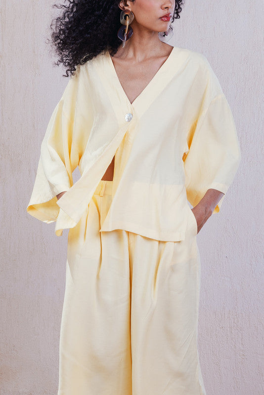 Single Button Relaxed Top – Light Yellow