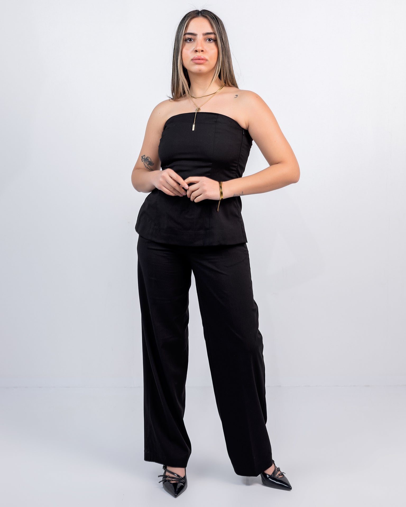 FITTED STRAPLESS TOP & STRAIGHT LEG TROUSERS