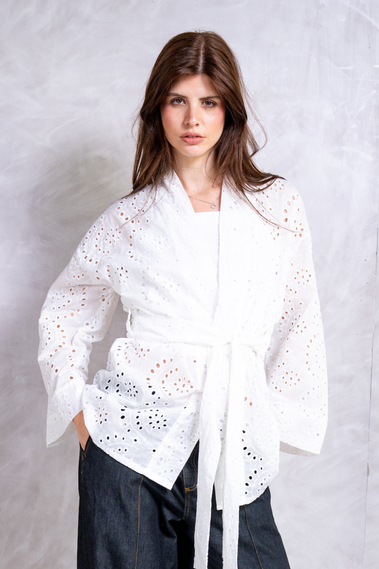 Belted Broderie Kimono - White