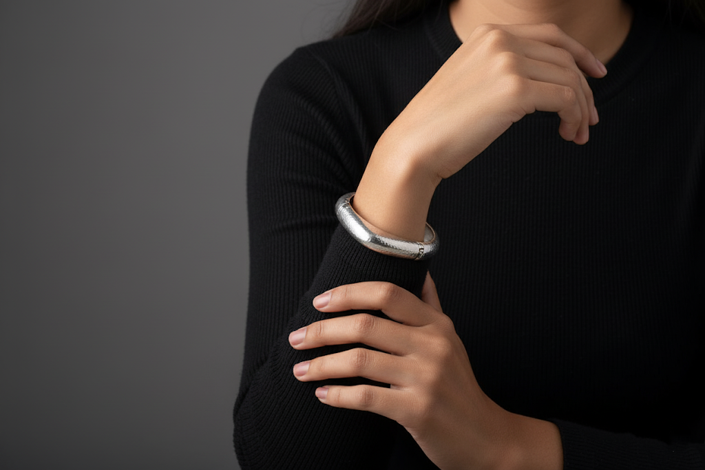 Plated Metal Sleek Cuff Bracelet – Silver