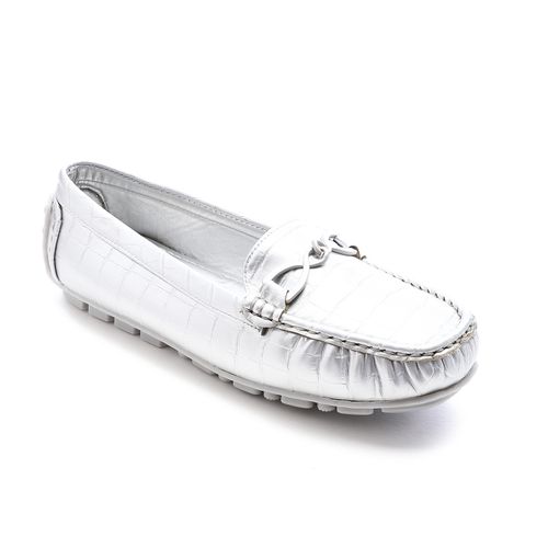 Faux Leather Croc-Embossed Loafers – Silver