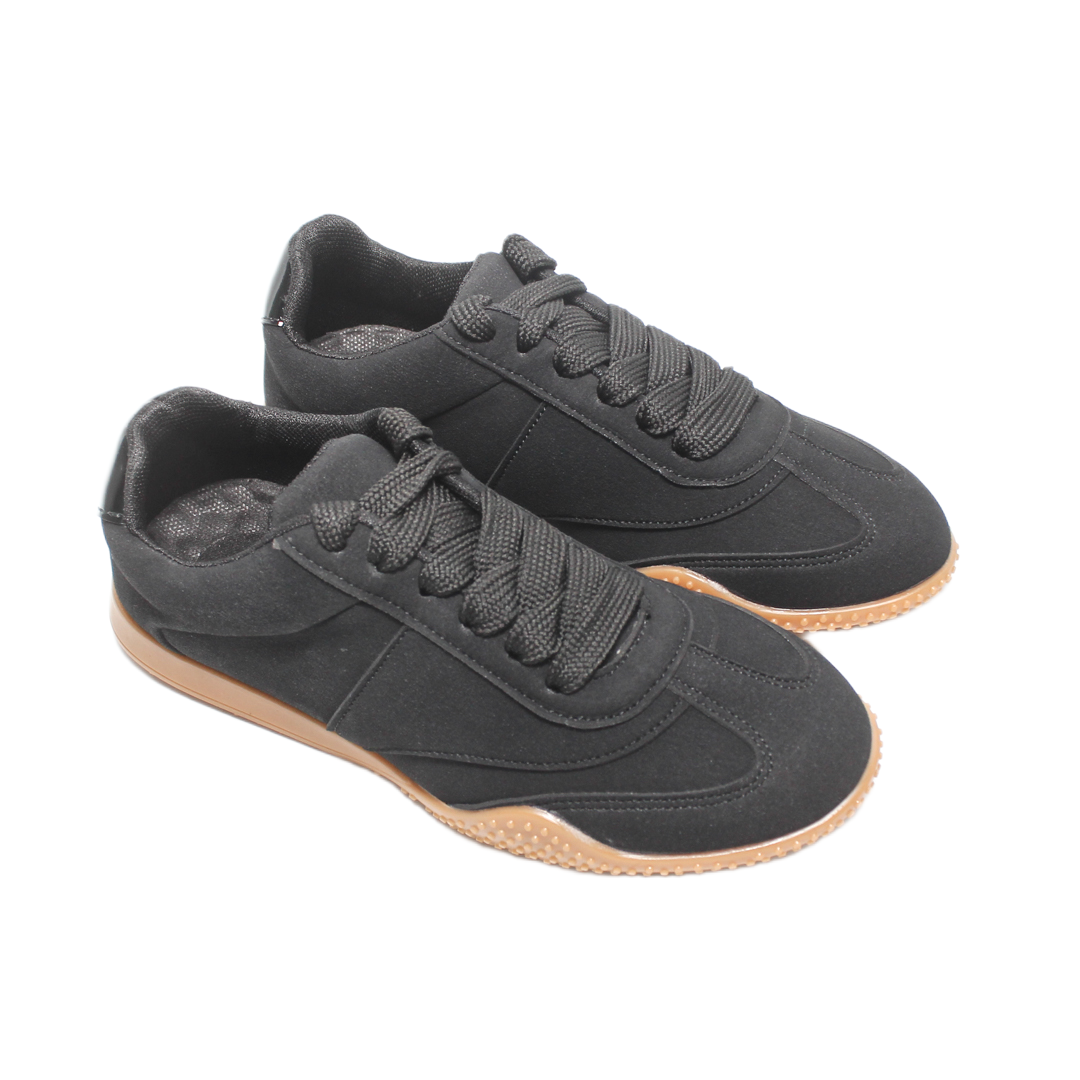 Suede Solid Sneakers – Black