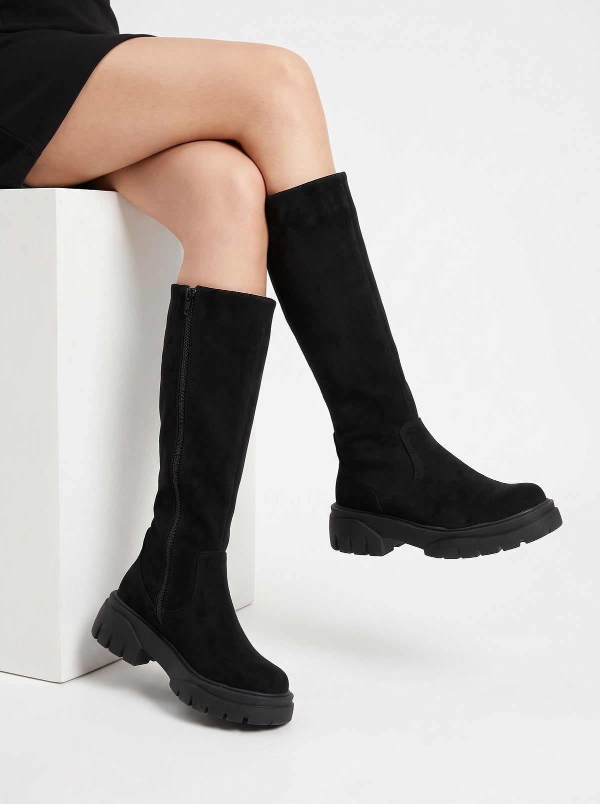 Expandable Wide-Calf Suede Knee-High Boots – Black