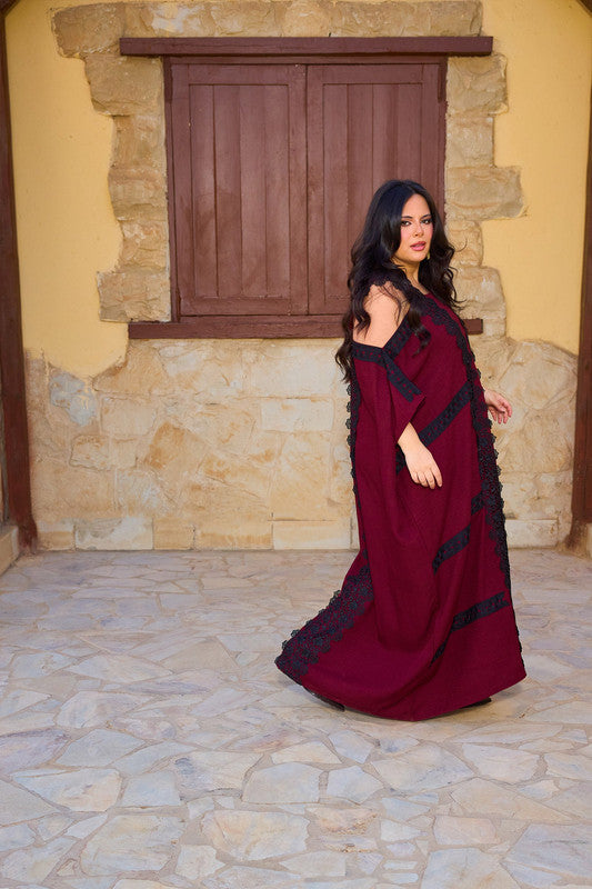 Cold-Shoulder Lace Detail Abaya – Light Burgundy