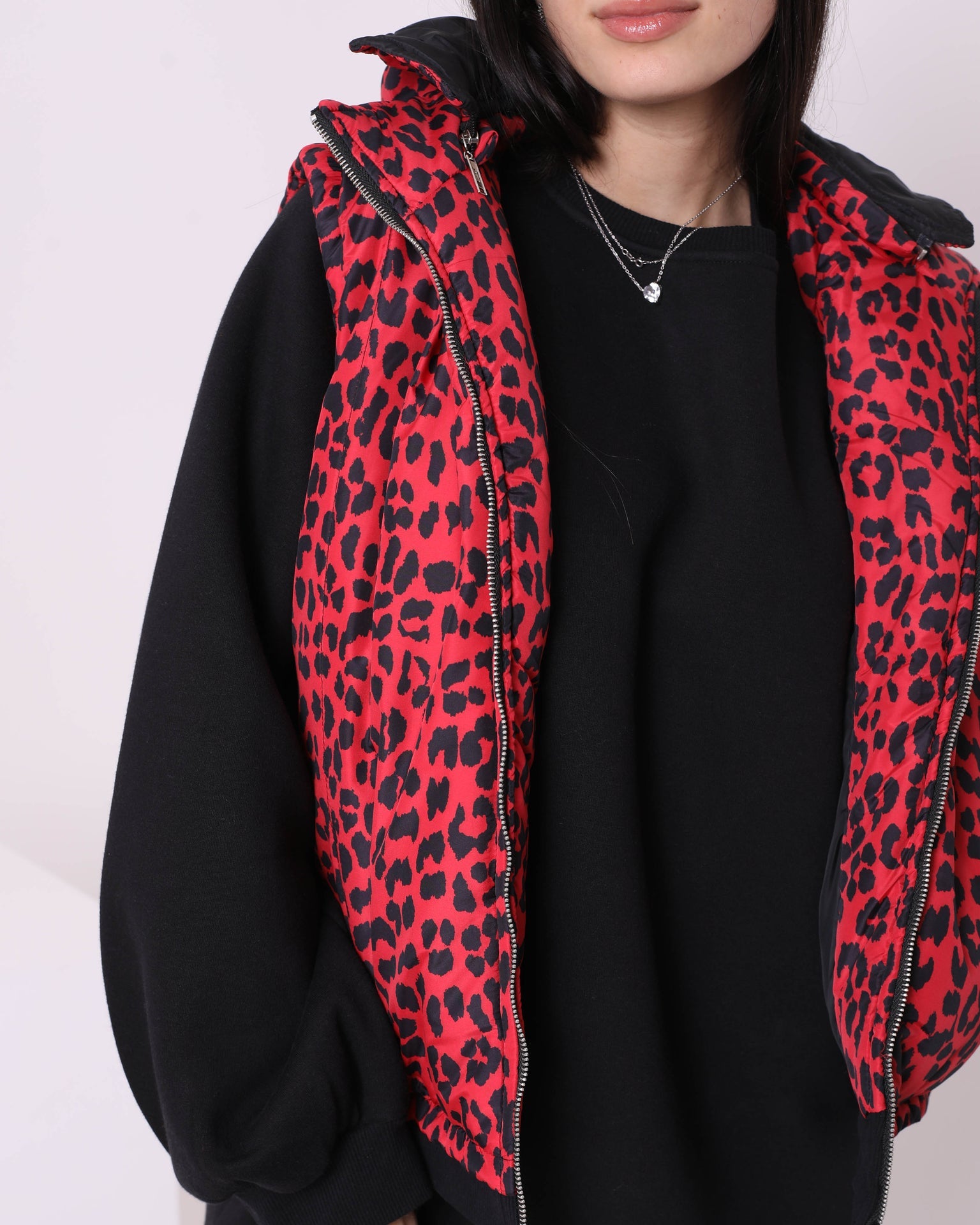 Sleeveless jacket