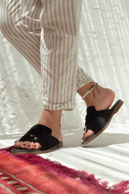 Solid Decorative Buckle Chamois Slipper – Black