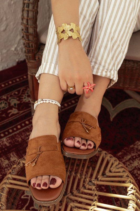 Solid Decorative Buckle Chamois Slipper – Havan