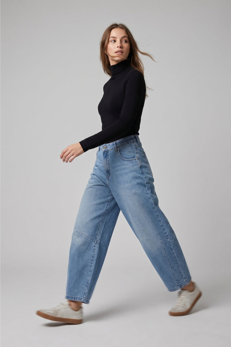 Barrel-Leg Panel Detail Jeans – Light Blue
