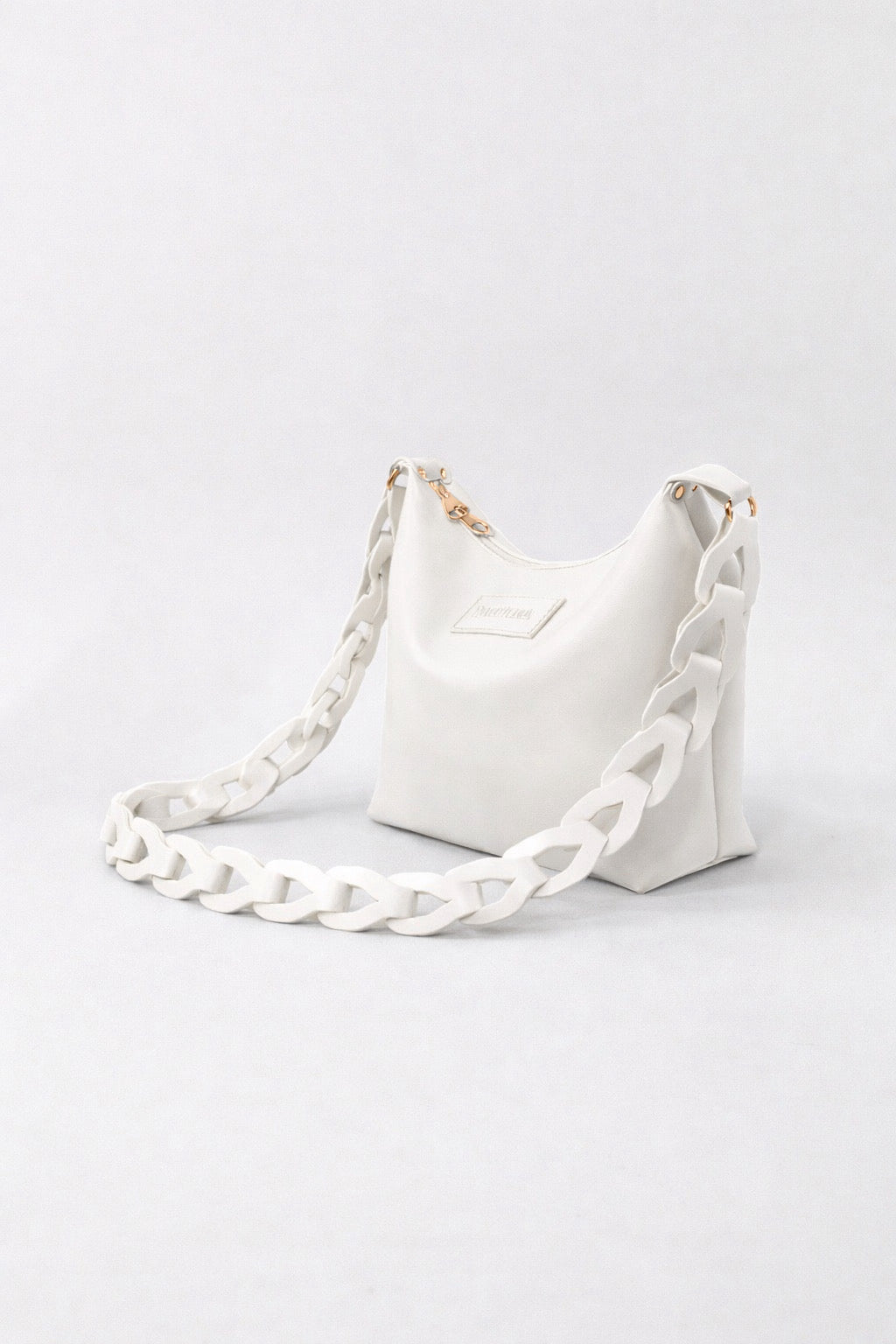 Bold Chain Shoulder Bag - White