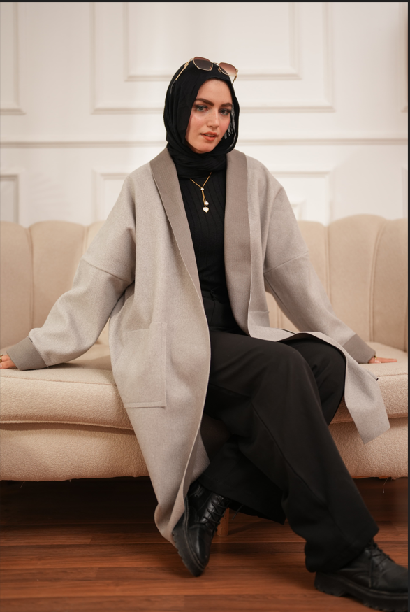 Elegant Two-Tone Wool Coat - Grey