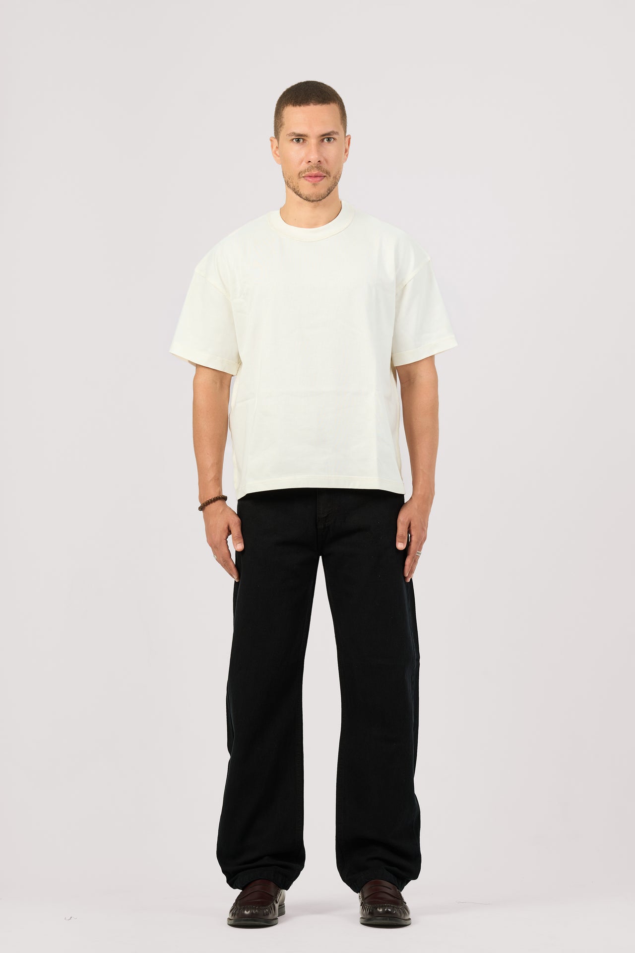 BLACK REGULAR JEANS