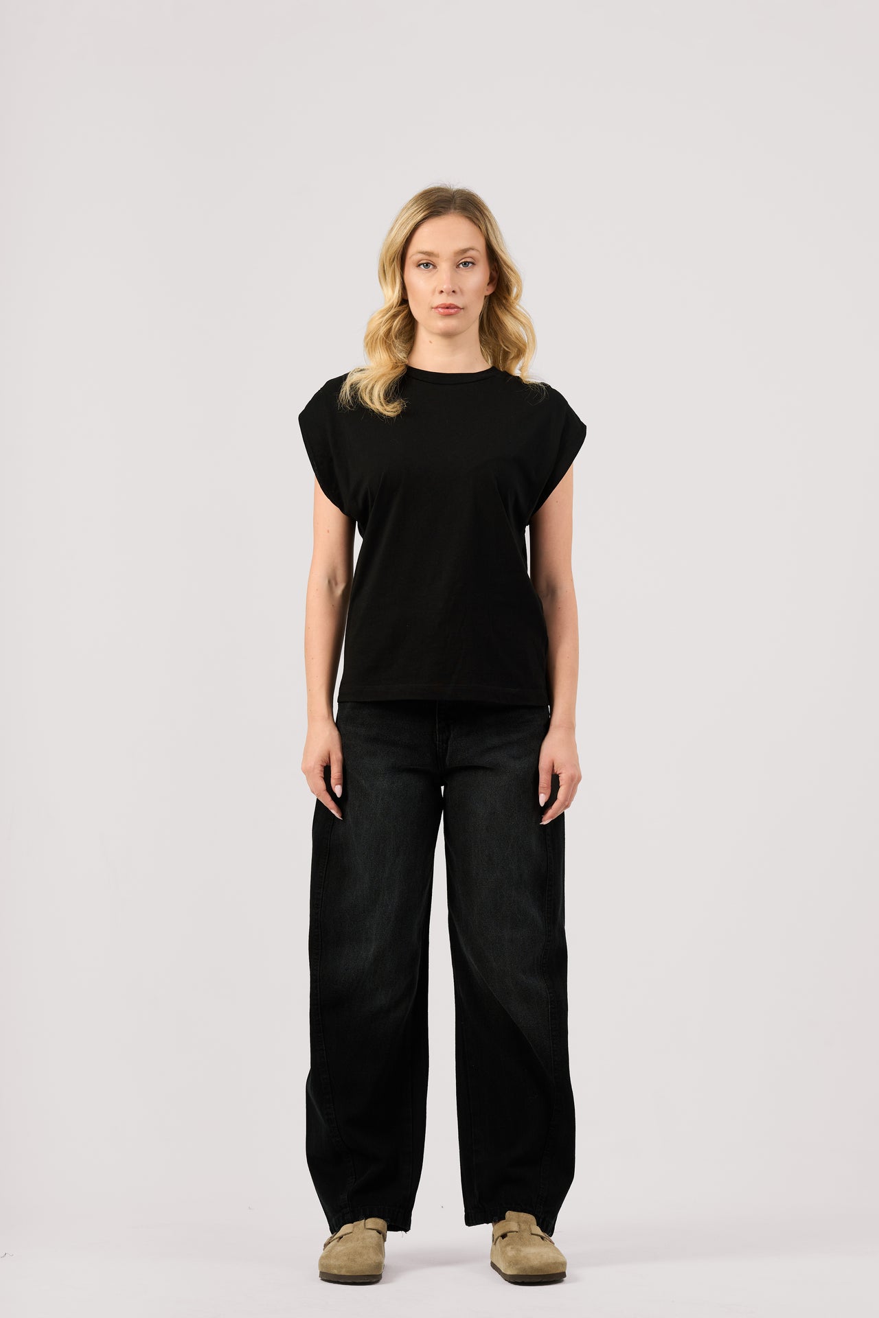 BLACK VINTAGE BALLOON JEANS