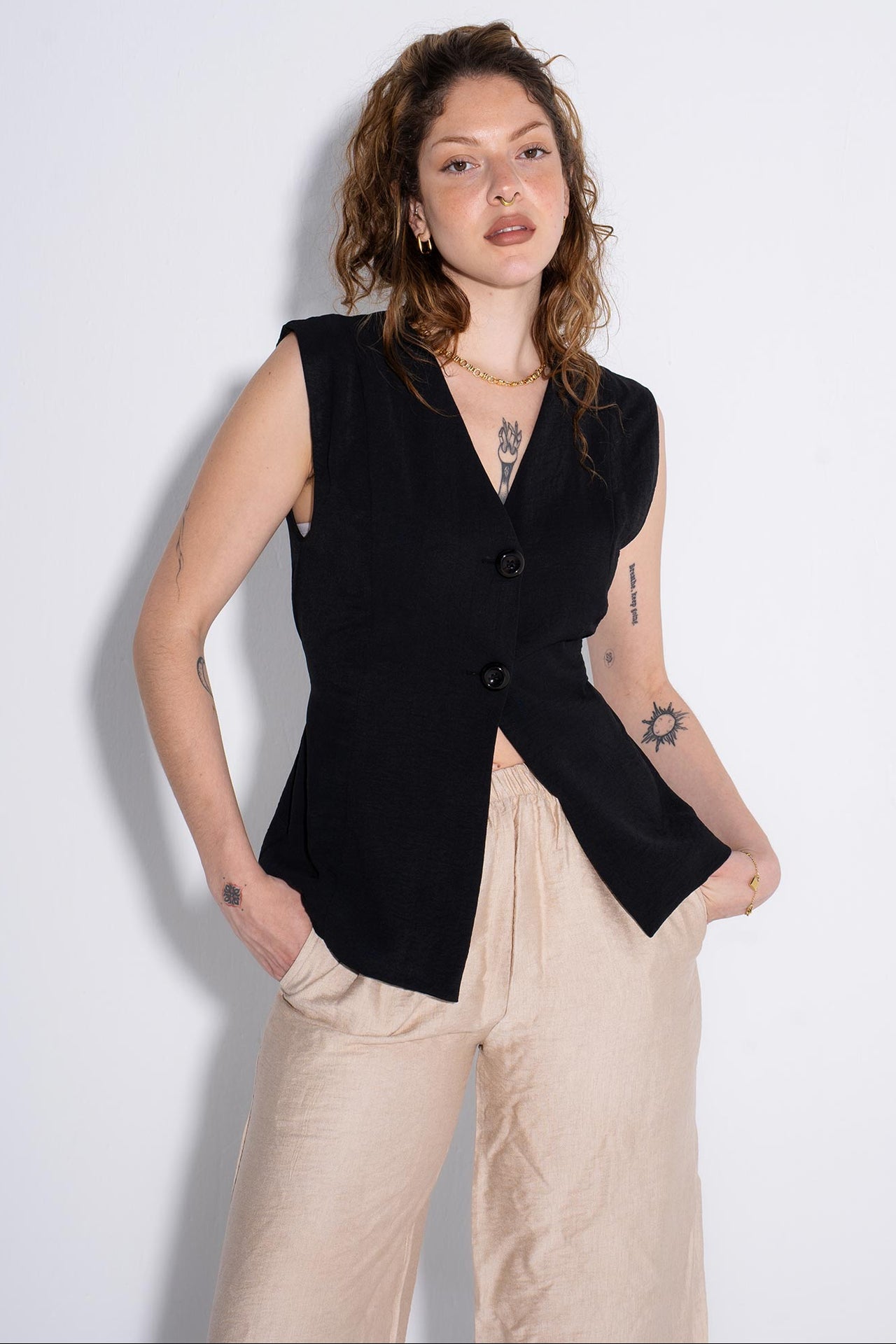 Tailored Buttoned Linen Vest – Black
