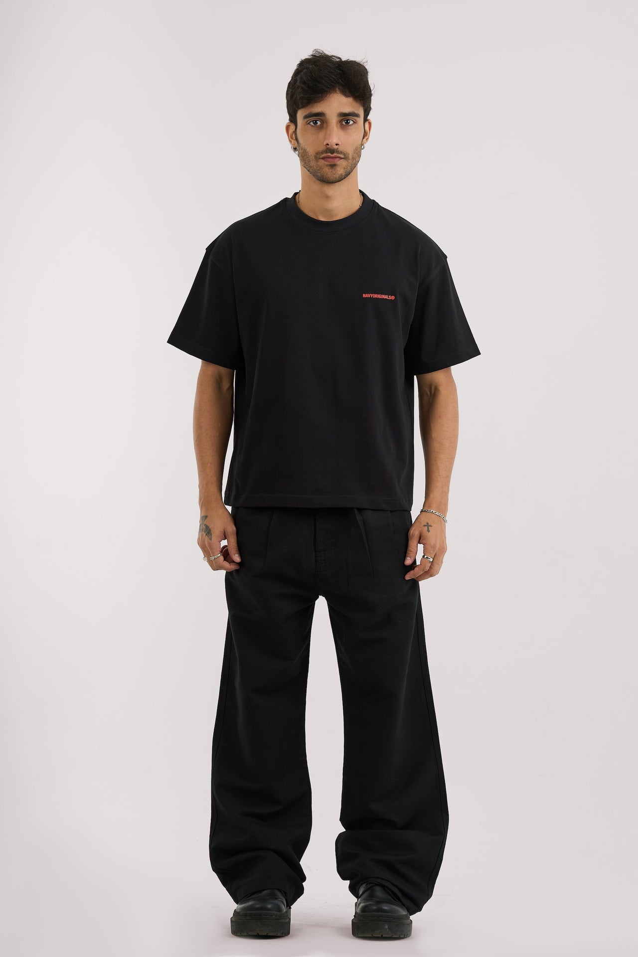 BLACK PLEATED LINEN PANTS