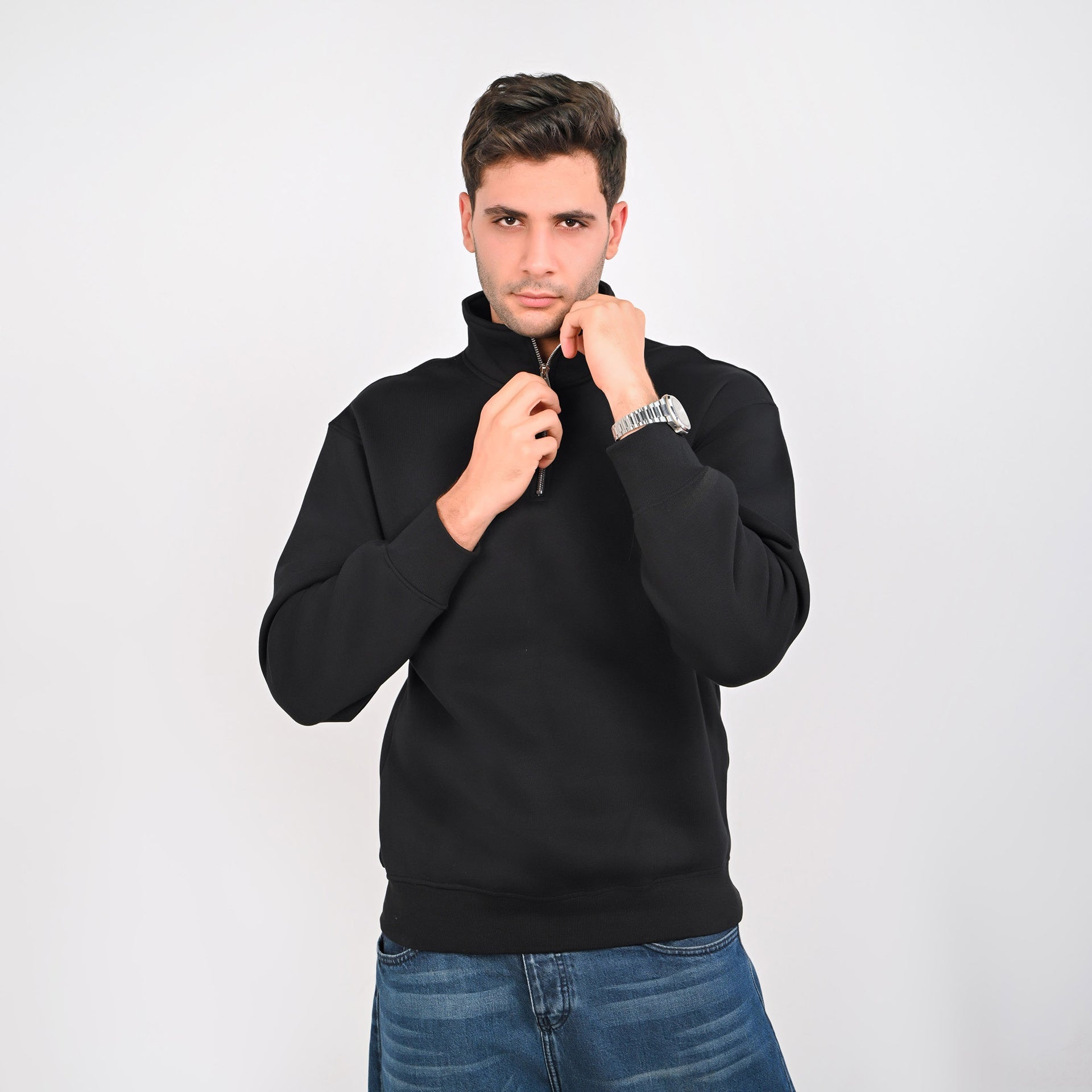Minimal Solid Quarter-Zip Sweatshirt – Black