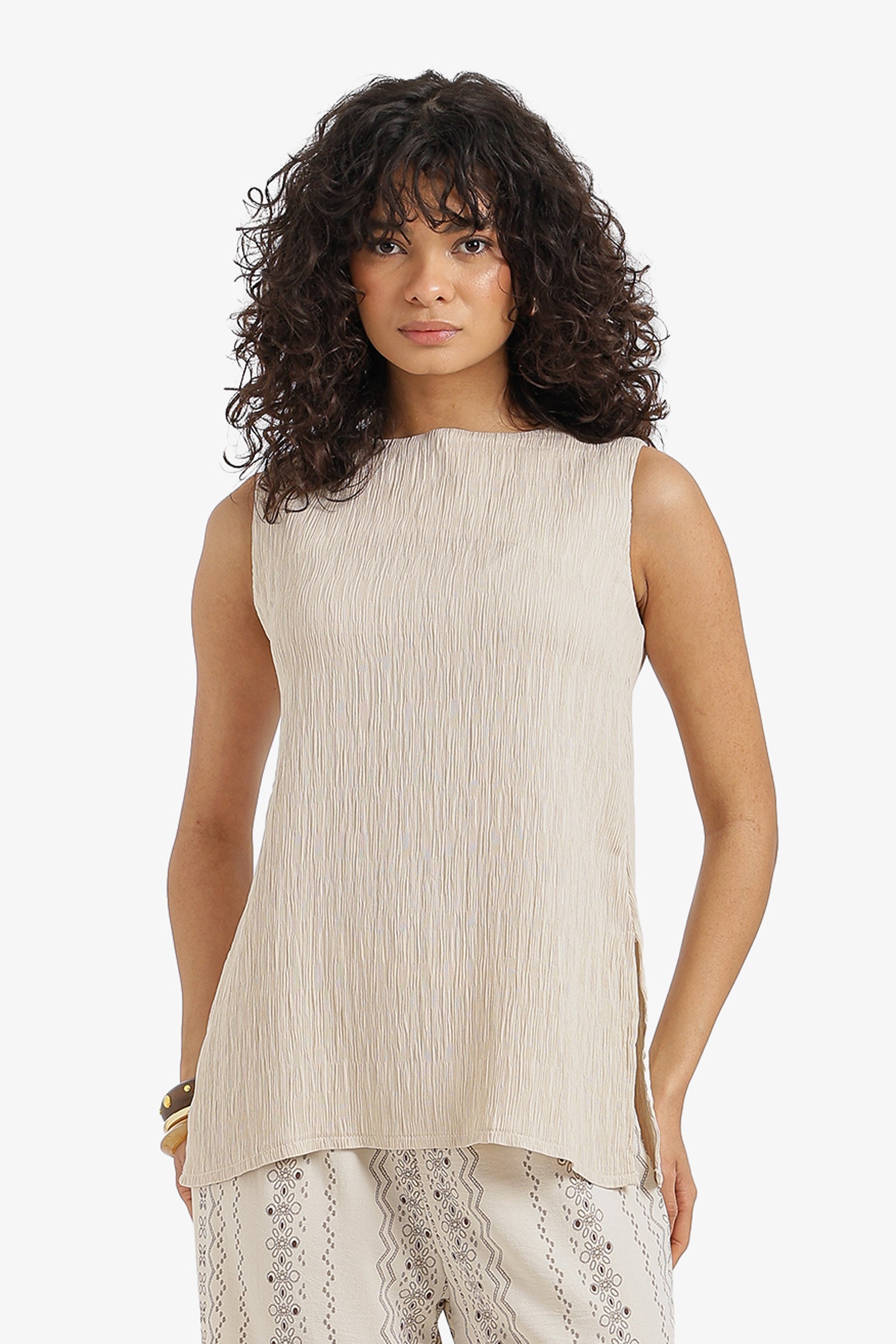 Textured Relaxed Sleeveless Blouse – Light Beige