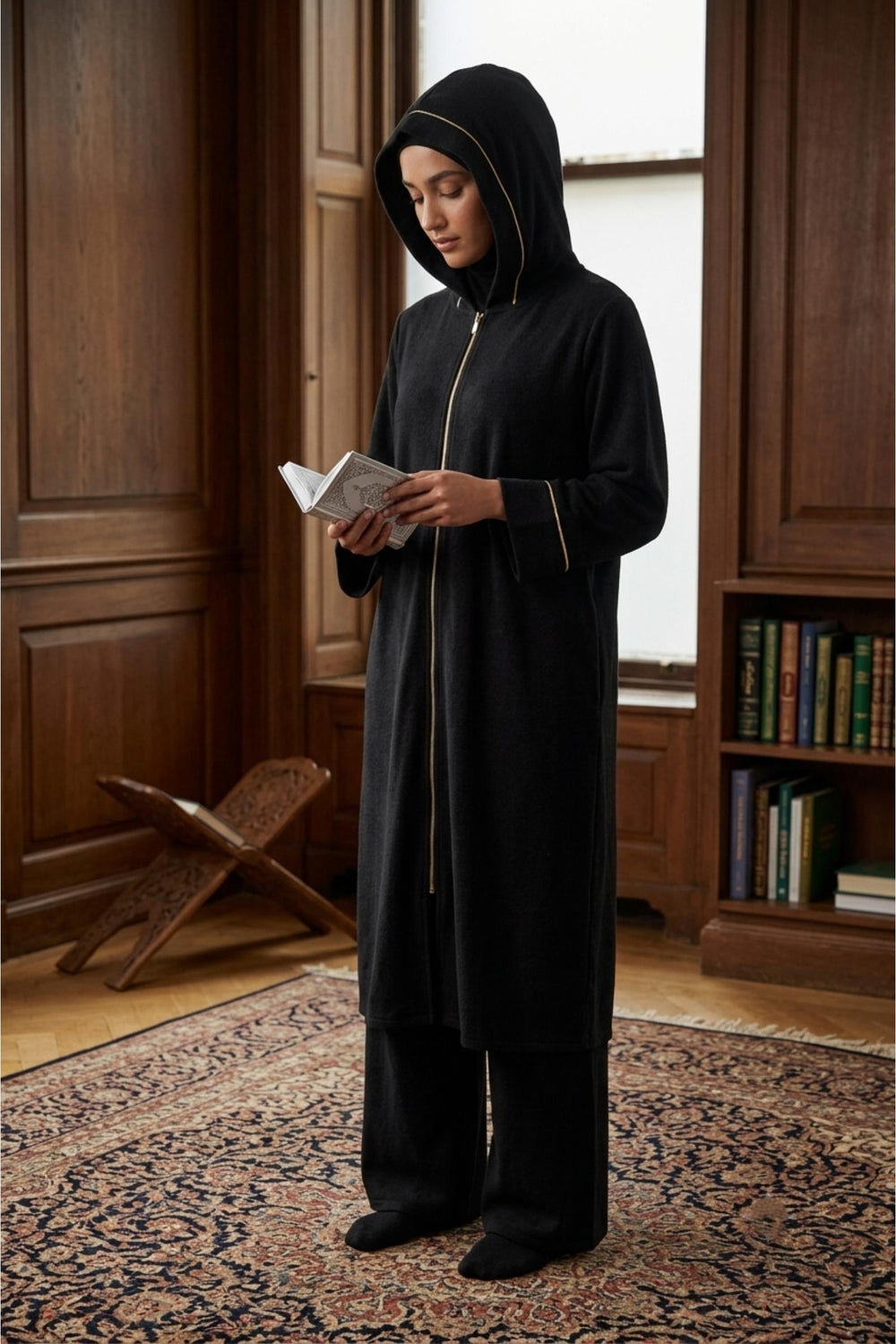 Hooded Gold-Piped Prayer Set - Black