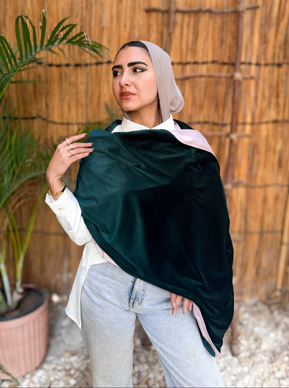 Satin-Lined Velvet Shawl - Emerald Green x Dusty Pink