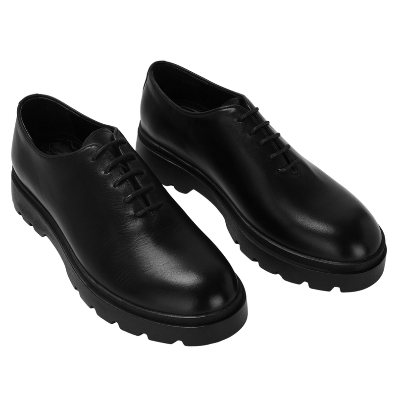 Solid Whole Cut Oxford Shoes – Black