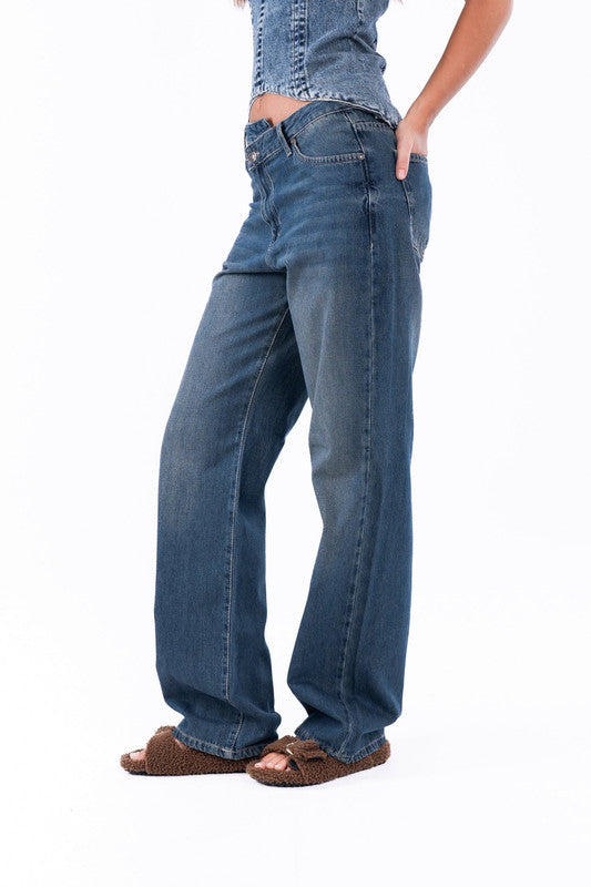 Straight Leg Classic Jeans – Mid Blue