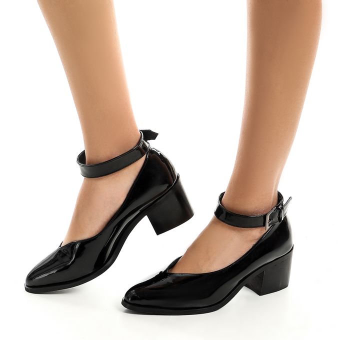 Faux Leather Oval-Toe Block Heel Shoes – Black