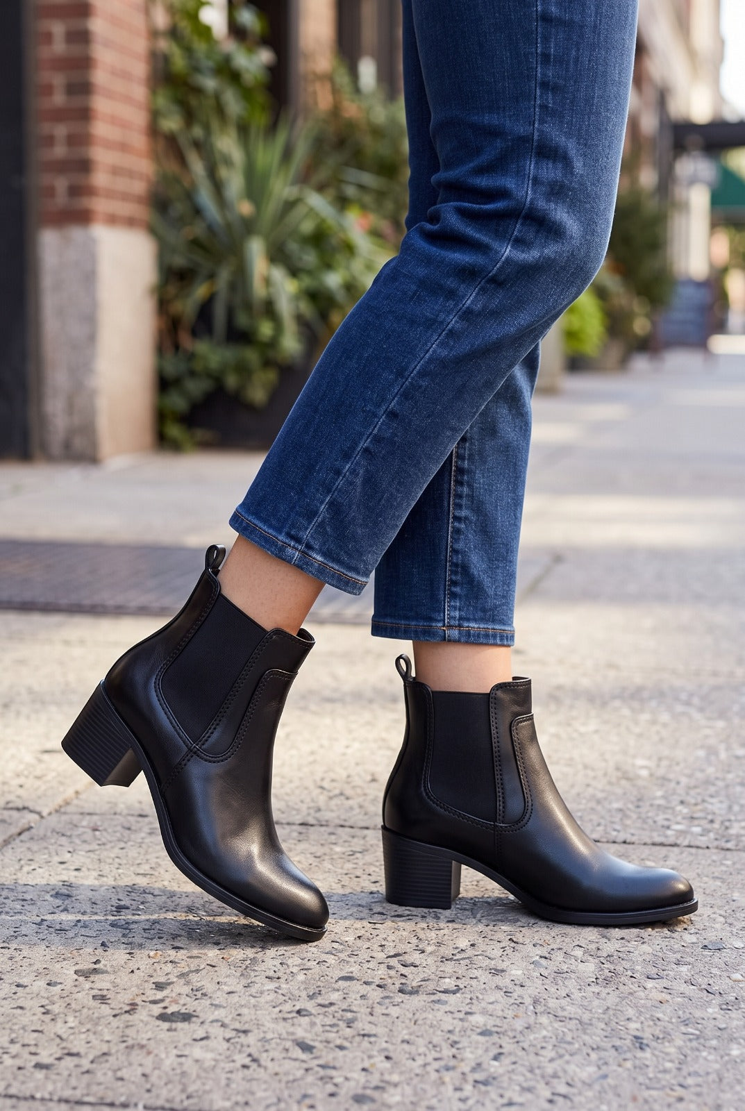 Leather Solid Ankle Boots – Black