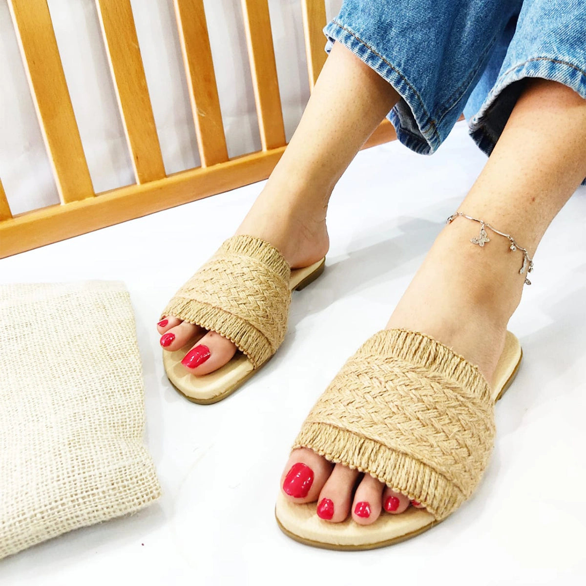 Burlap Chic Slippers - Beige