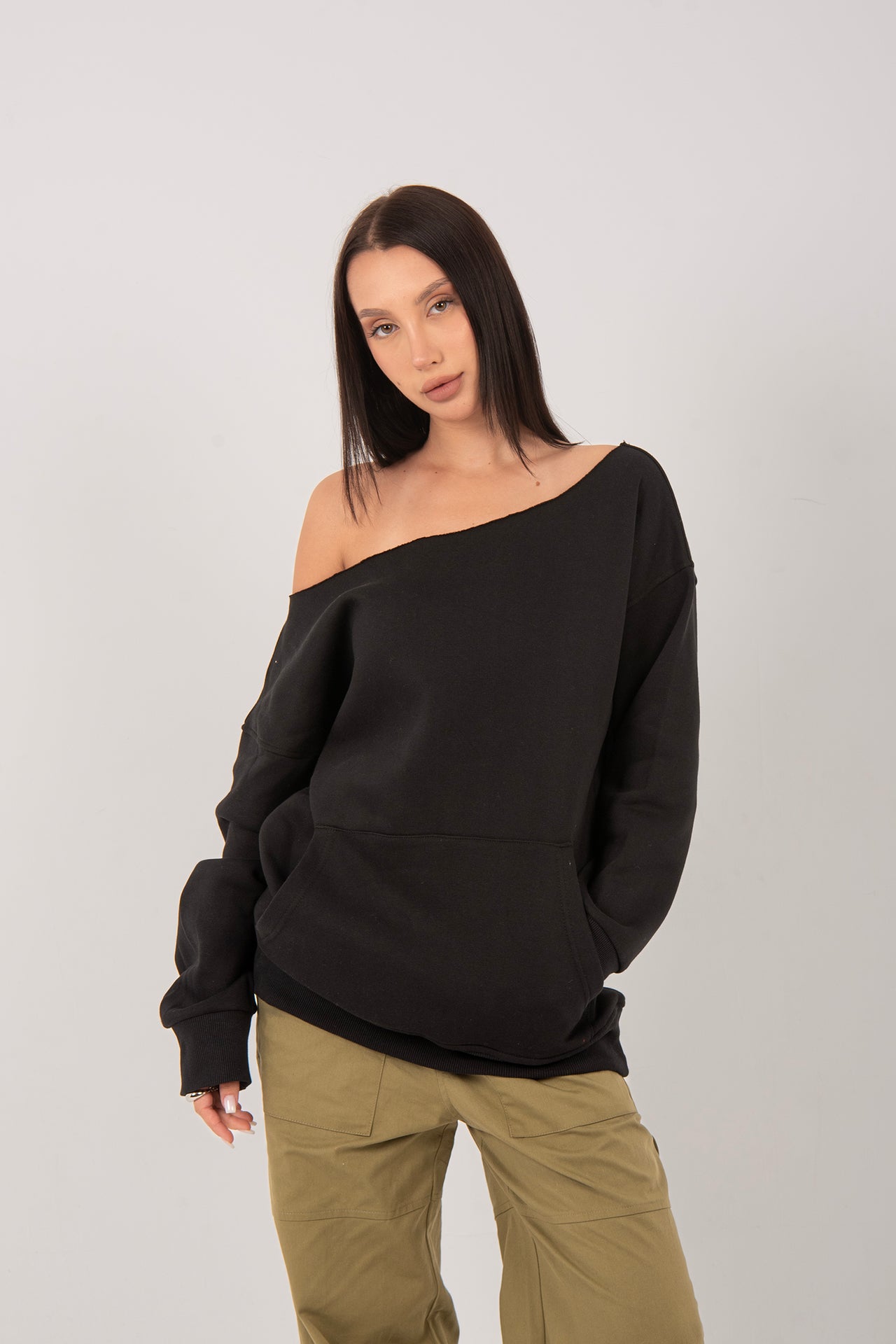 Cotton Blend Solid Oversized Off-Shoulder Sweatshirt – Black