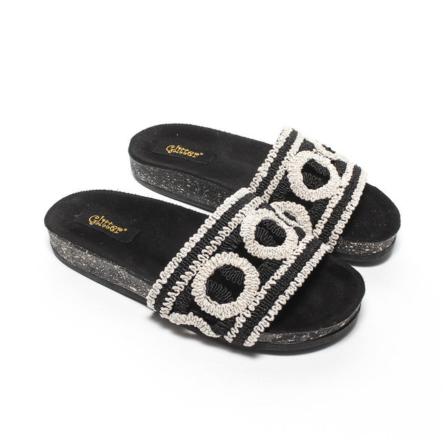 Embroidered Pattern Slippers - Black