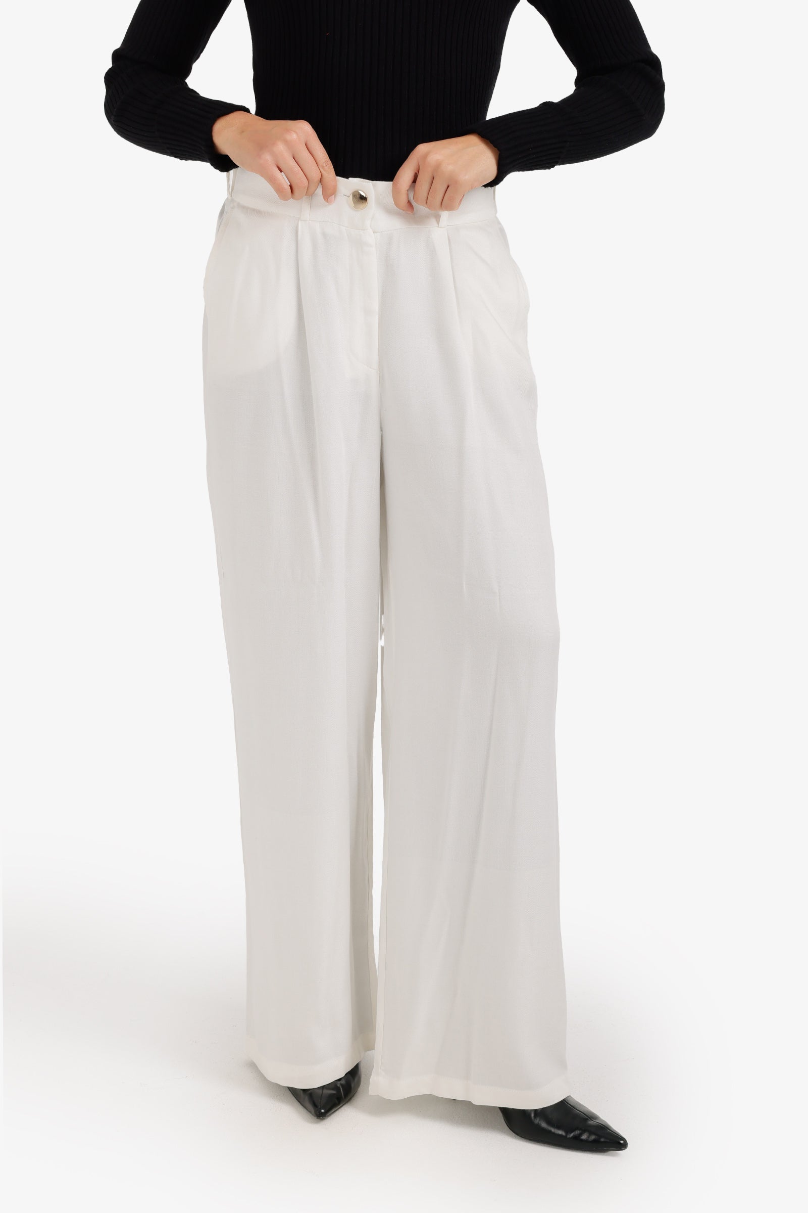 High-Waist Flowy Straight Pants – Off White