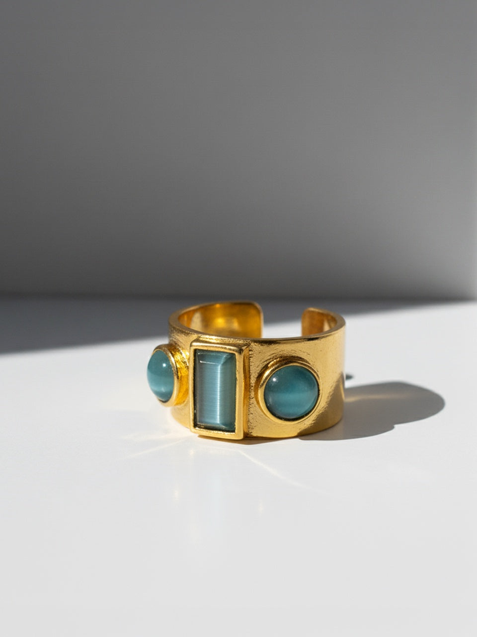 Turquoise Inset Signet Ring – Gold & Turquoise