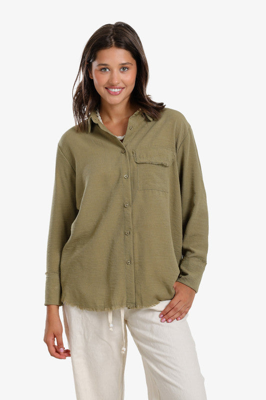 Solid Frayed Hem Button Shirt – Olive