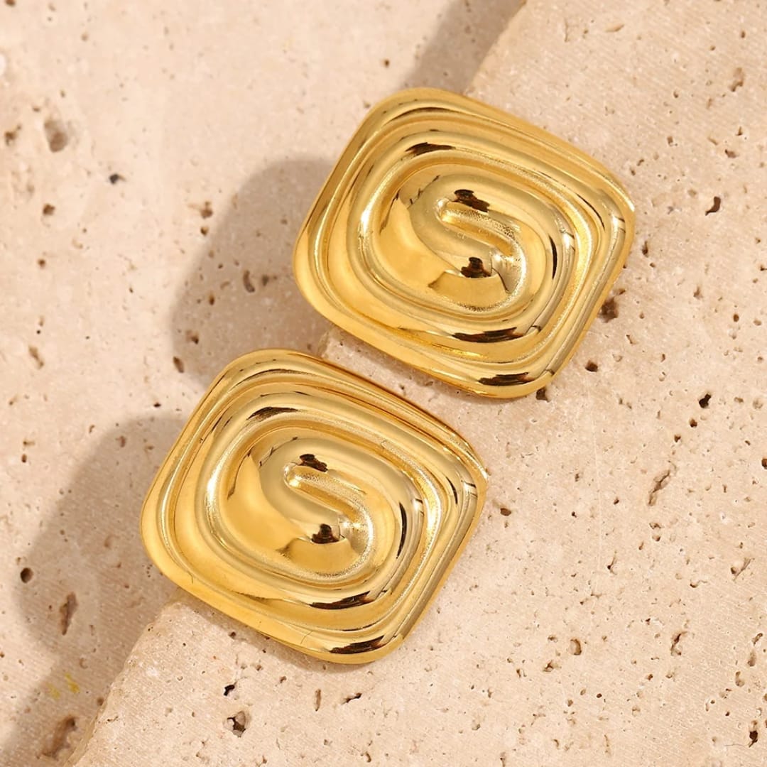 Gold-Plated Wavy Square Earrings