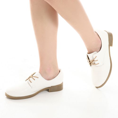 Faux Leather Lace-Up Oxford Shoes – White
