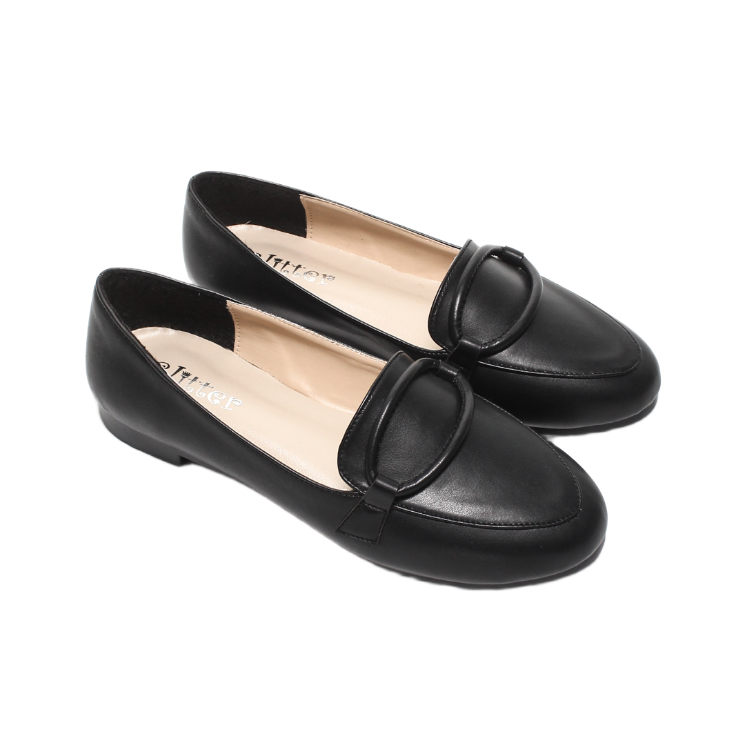Faux Leather Solid Loafers – Black