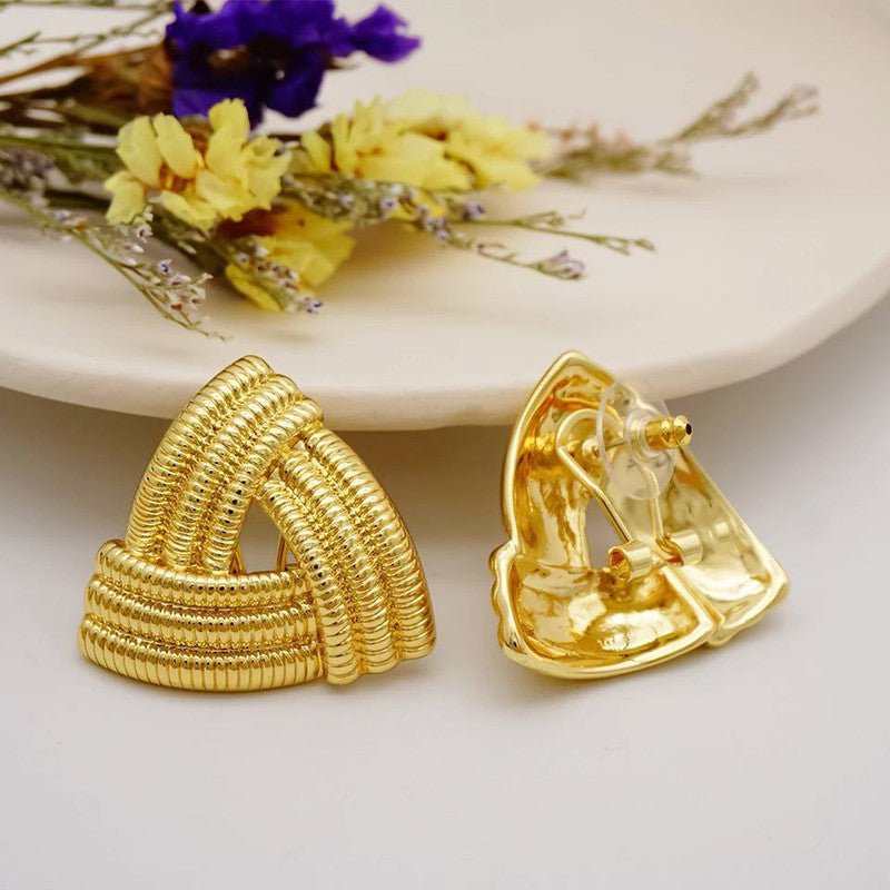 Innovative 3D Earrings with Eye-Catching Design