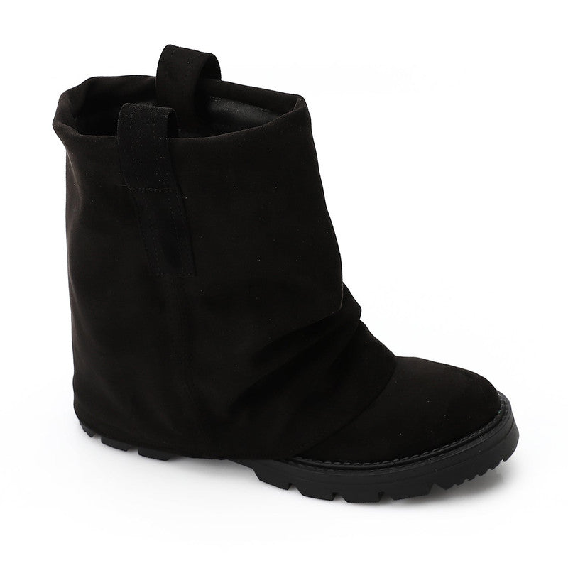 Fold-Over Pull-On Boots – Black