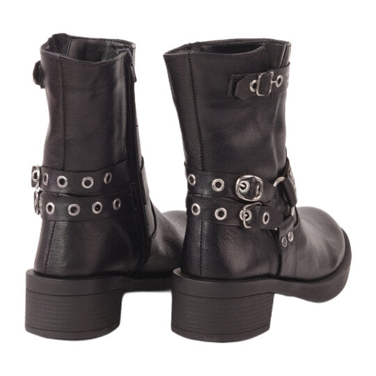 Buckles Boots