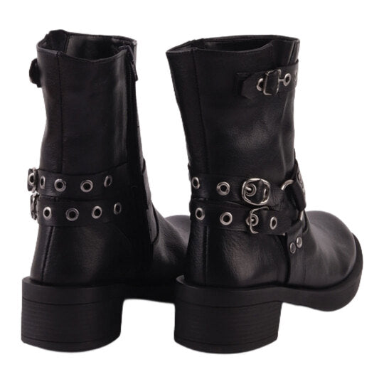 Buckles Boots