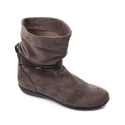 Oval Toecap Shape Suede Boots