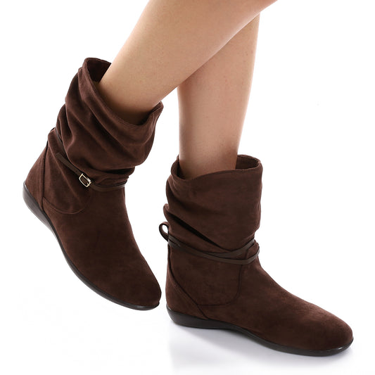 Oval Toecap Shape Suede Boots