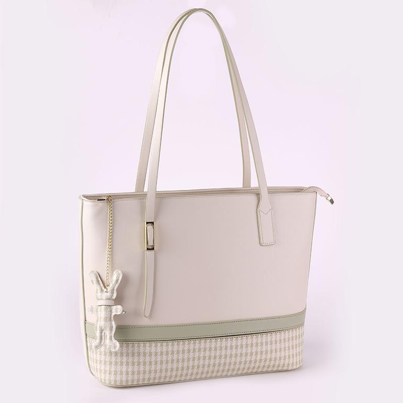 Shoulder Bag With Checkered Patterned