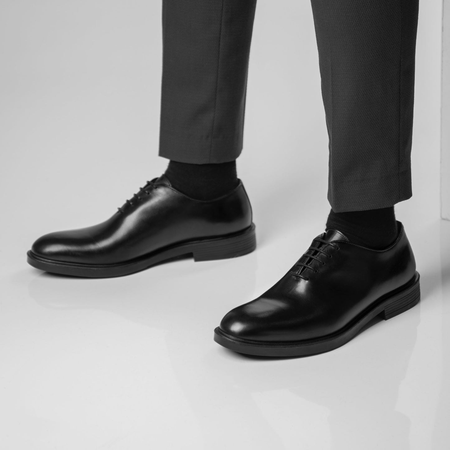 Oxford Whole Cut Shoes