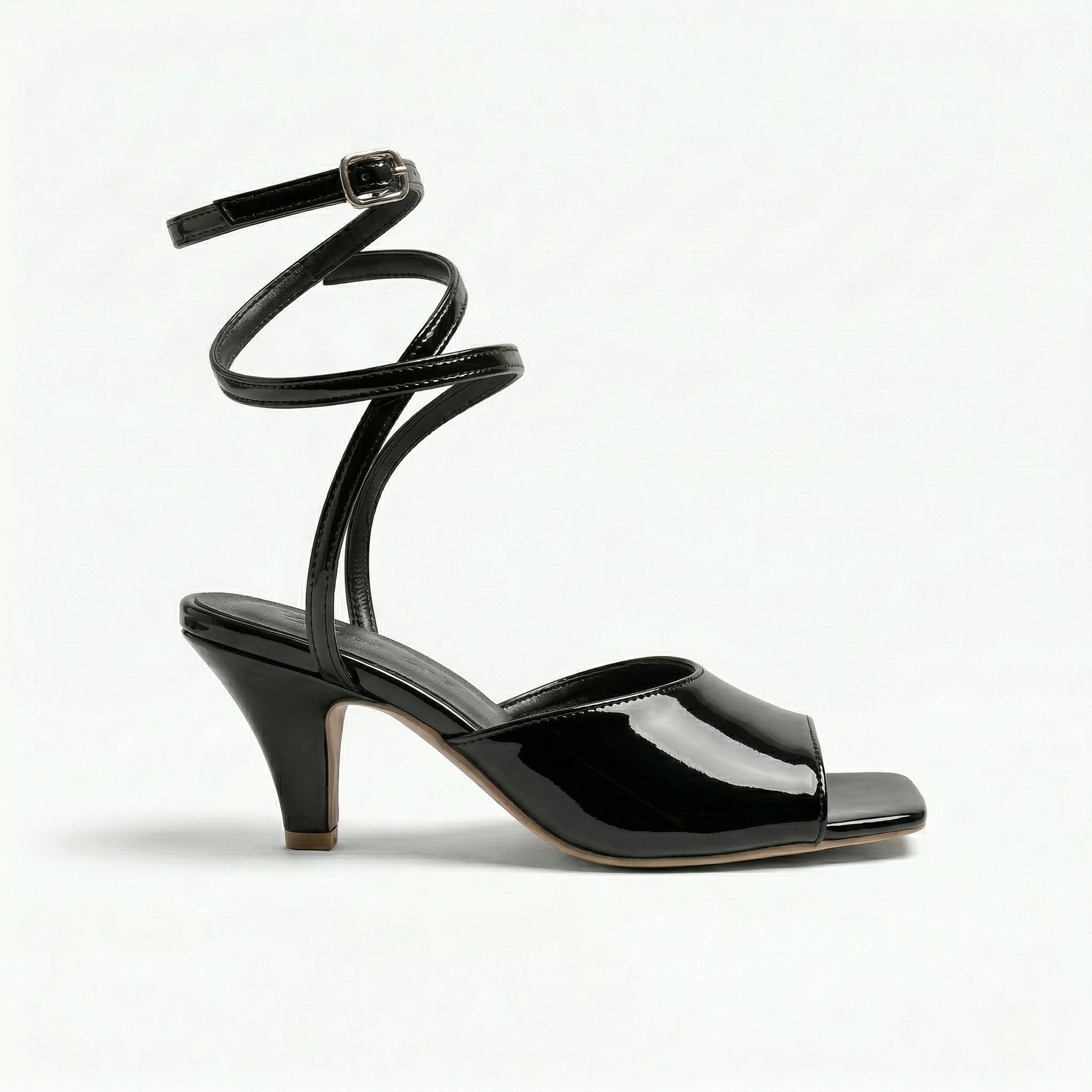 HEROICA BLACK STRAPPY SANDALS