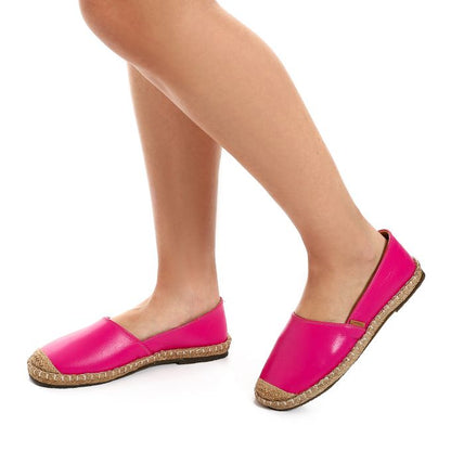 Straw Toe-Tips Detail Slip On Flats