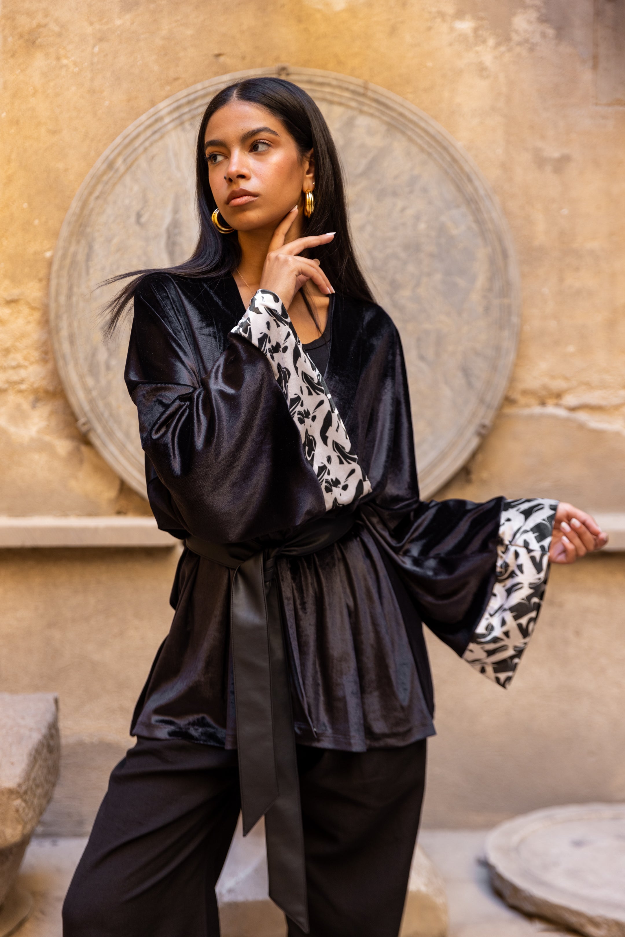 Velvet Short Kimono Abstract -  Black