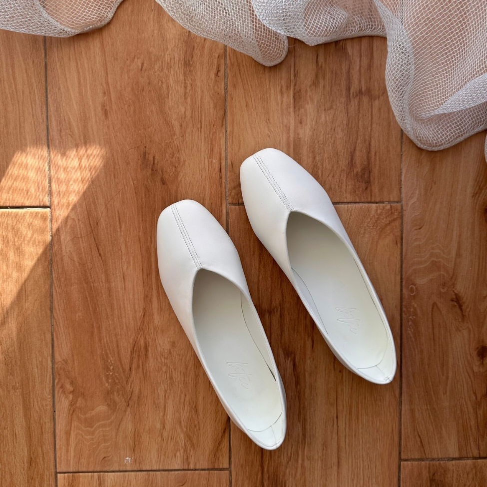 BAILATIRA GLOVE OFF-WHITE FLATS