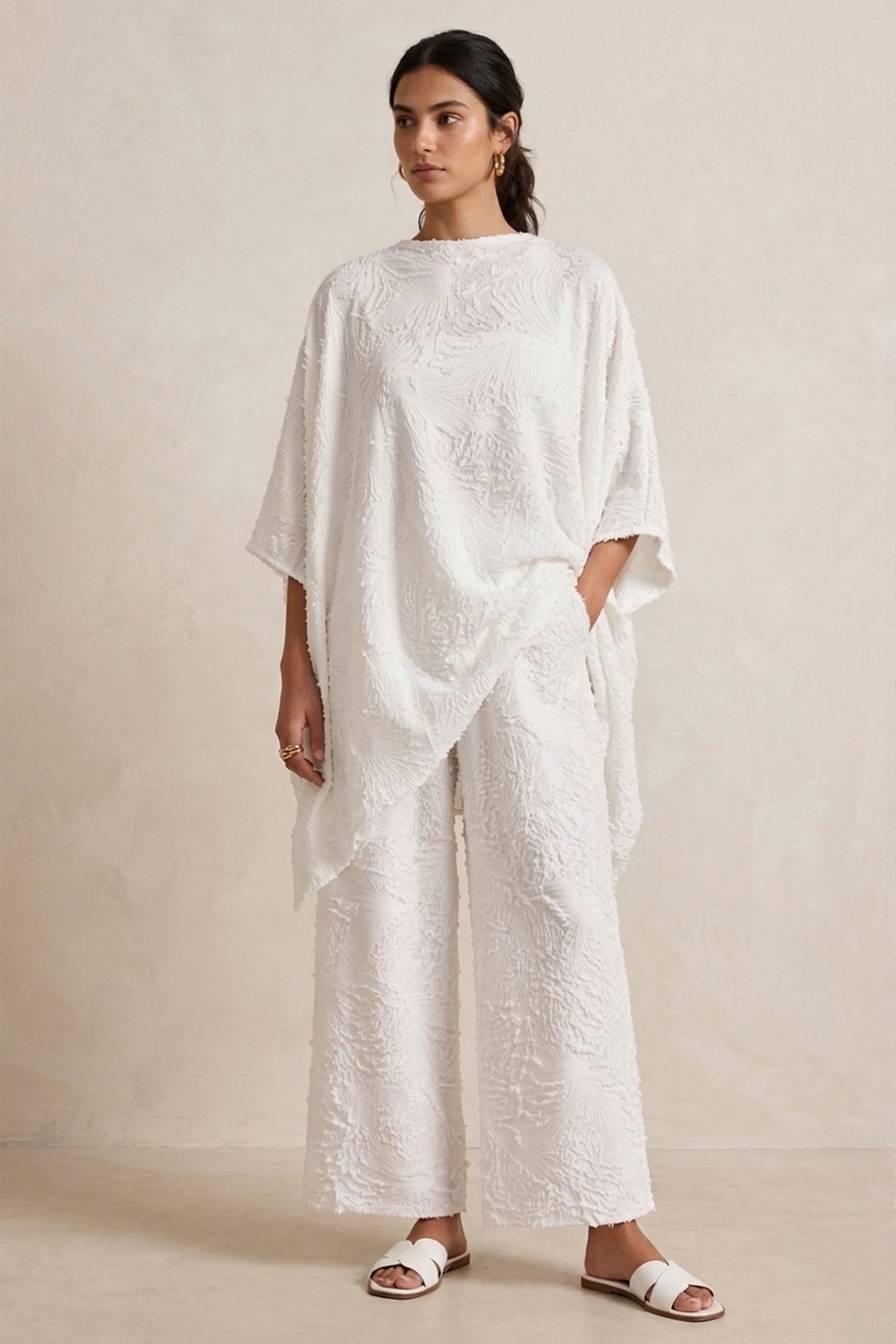 Light Floral Texture Wide-Leg Pants – White