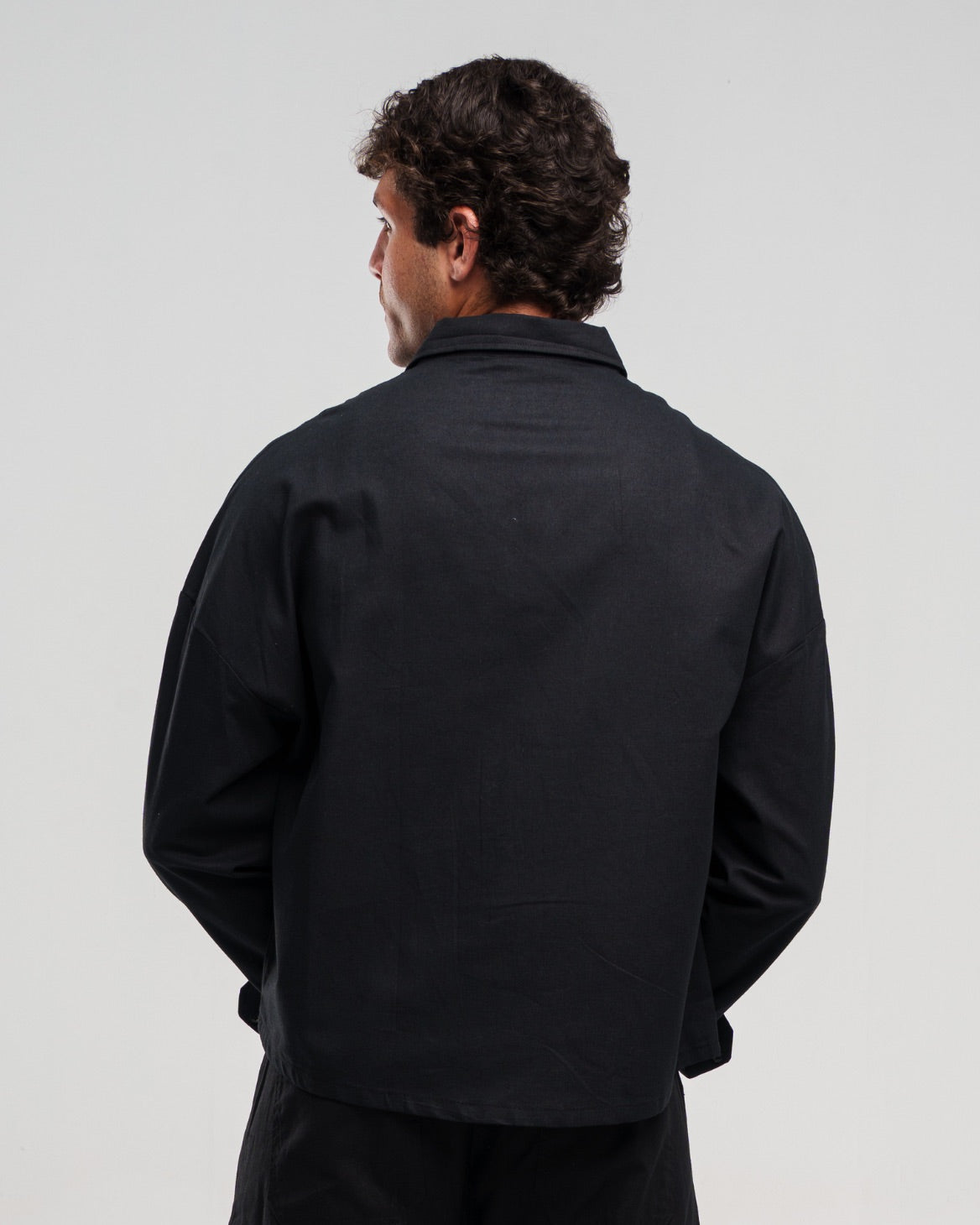 Linen Long-Sleeve Button-Up Shirt – Black