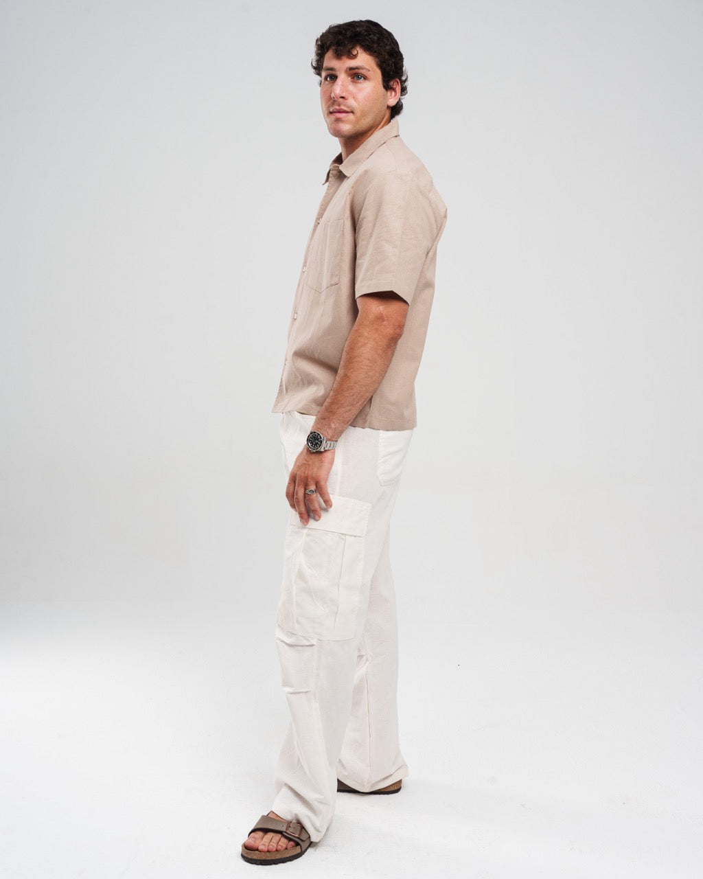 Linen Short-Sleeve Button-Up - Brown